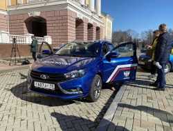 Глава Почты России оценил новую LADA Vesta