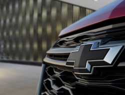 GM снова останавливает заводы из-за нехватки полупроводников
