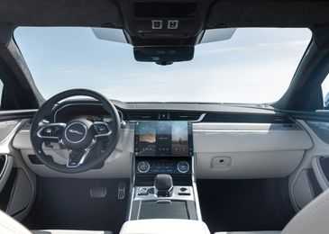 Jaguar XF после обновления подорожал почти на миллион
