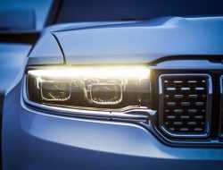 Jeep показал детали нового Grand Wagoneer