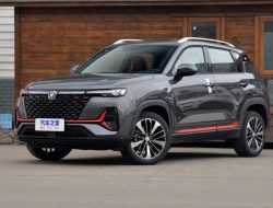 Кроссовер-бестселлер Changan обновился и подорожал на 35%