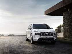 Кроссовер Hyundai Santa Fe получил в России новую версию