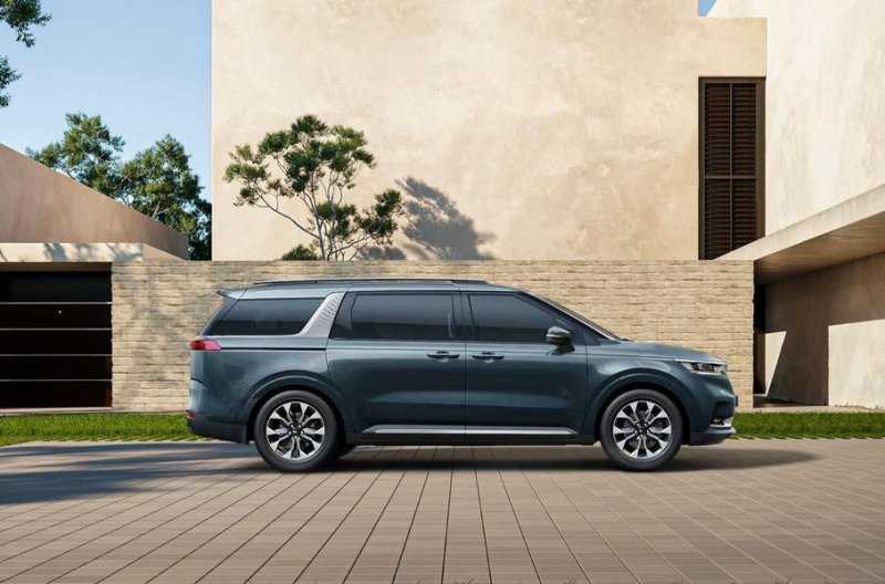 Кроссвэн Kia Carnival для России: объявлена дата премьеры
