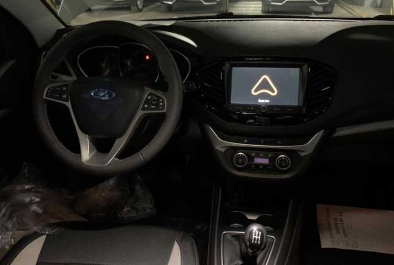 Lada Vesta с «Яндекс.Авто» поступили к дилерам. Но купить машины нельзя