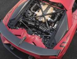 Lamborghini выпустит в 2021 году две модели с двигателем V12