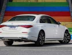 Mercedes-Benz S-Class обзавелся новой базовой версией и подешевел