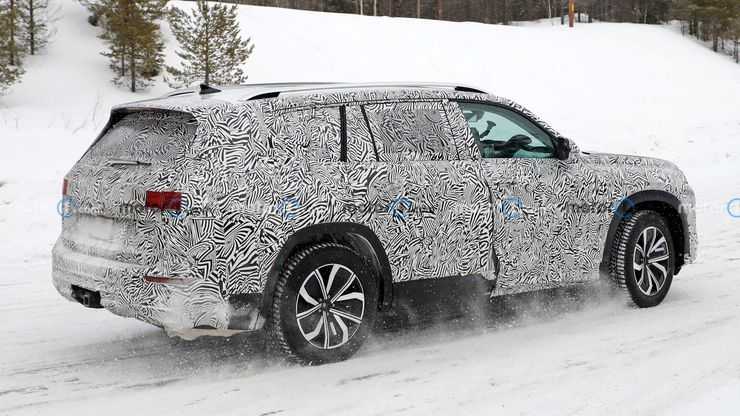 Новейший кроссовер Audi Q9 впервые замечен на тестах