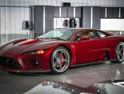 Один из семи суперкаров Falcon F7 продают за 5,5 миллиона рублей