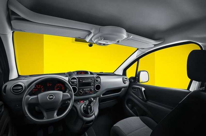 Opel раскрыл цены на новую модель российской сборки