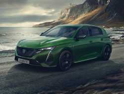 Первое знакомство с Peugeot 308 нового поколения