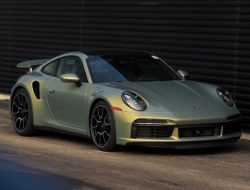 Посмотрите на Porsche, который из-за уникальной краски стоит как Rolls-Royce