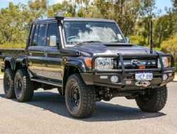 Посмотрите на шестиколесный Toyota Land Cruiser 70 стоимостью 11 млн рублей