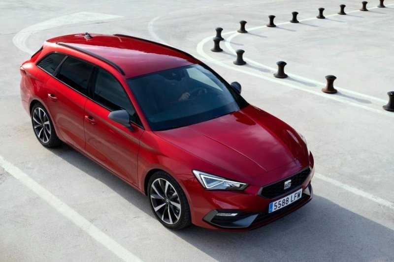 Seat защитил дизайн универсала Leon в России