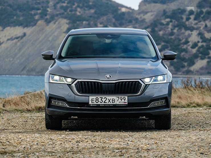 Skoda Octavia получила в России новые версии и моторы