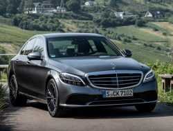 Сотни тысяч Mercedes-Benz отозвали из-за угрозы возгорания