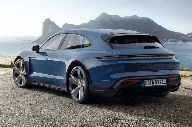Суперуниверсал Porsche Taycan Cross Turismo оценили в рублях