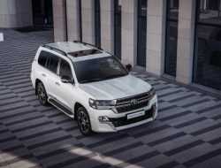 Toyota завершила прием заказов на старый Land Cruiser 200 в Японии