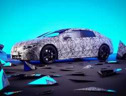 Видео: Mercedes-Benz рассказал о революционных решениях в интерьере нового электрического седана EQS