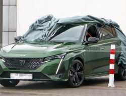 Внешность нового Peugeot 308 раскрыли до премьеры