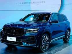 Geely представила новый флагманский кроссовер для России