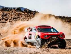 Гоночный багги Prodrive Hunter для «Дакара» получит дорожную версию