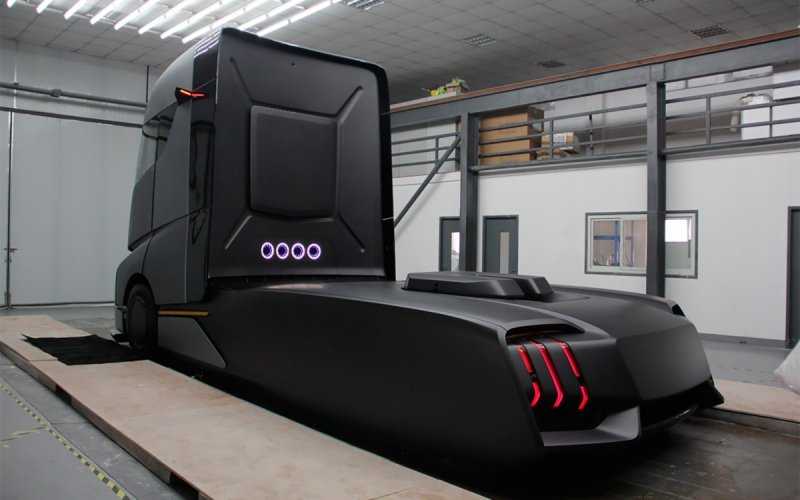 
            Опубликованы первые изображения конкурента Tesla Semi от Geely
        