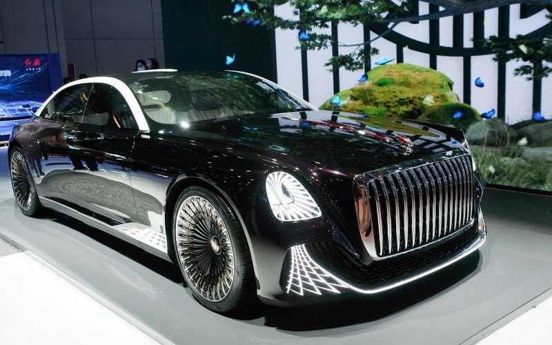 
            Китайский конкурент Aurus выпустил лимузин с люстрой и без руля. Фото
        
