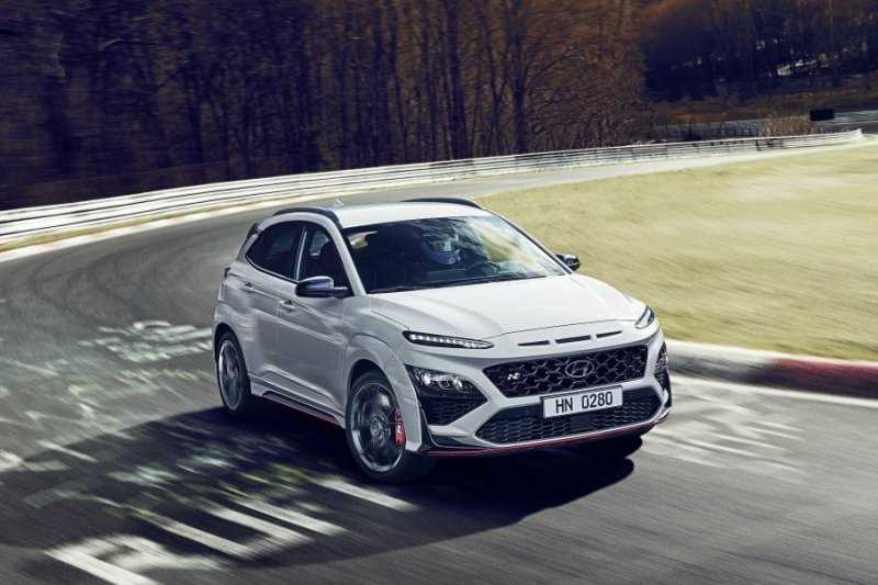 290 лошадиных сил и 5,5 секунд до &laquo;сотни&raquo;: Hyundai представил &laquo;заряженный&raquo; кроссовер Kona N