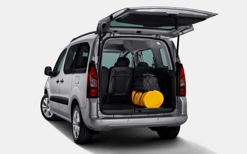 
            Opel назвал стоимость нового компактвэна российского производства
        