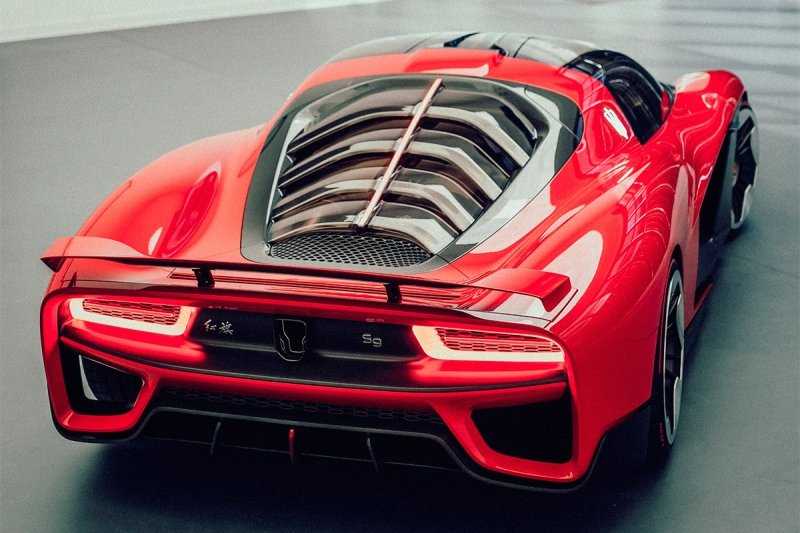 
            Китайская Hongqi представила сверхмощный гибридный гиперкар
        