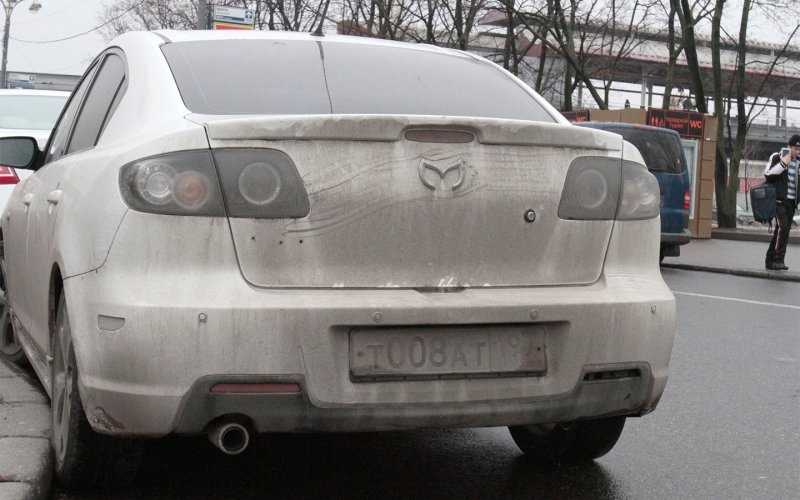 
            Суд лишил водителя прав за грязные номера
        