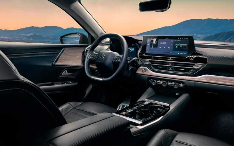 
            Citroen представил кроссовер-седан C5 X
        