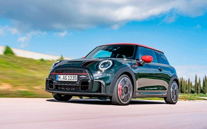 
            Названы российские цены на обновленный Mini John Cooper Works
        