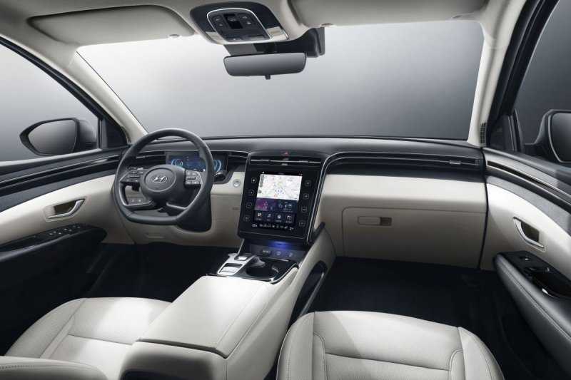 
            У нового Hyundai Tucson появилась удлиненная версия с 200-сильным мотором
        
