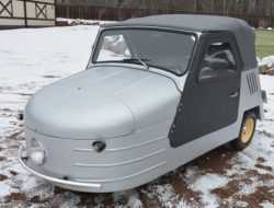 63-летнюю трехколесную мотоколяску без пробега продают в Санкт-Петербурге за 5,7 миллиона рублей