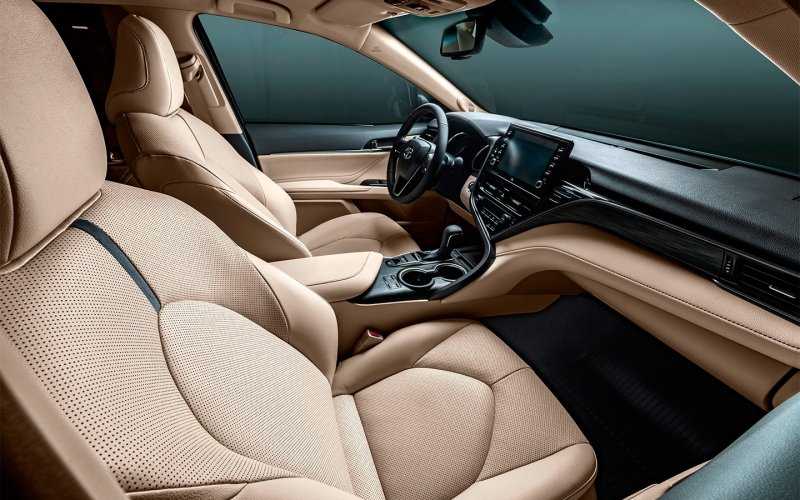 
            Toyota начала российские продажи новой Camry
        