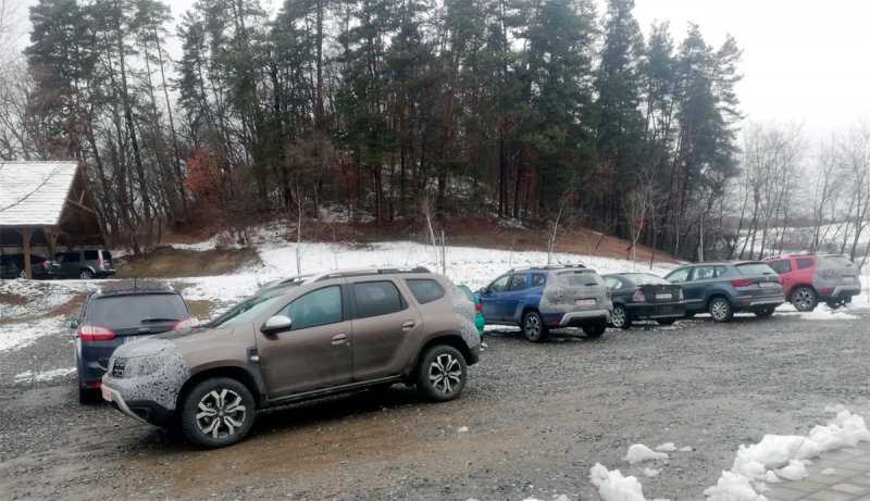 
            Начались испытания семиместного кроссовера Renault Grand Duster
        