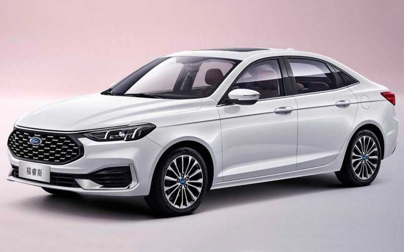 
            Обновленный Ford Escort получил двойной экран в стиле Mercedes
        