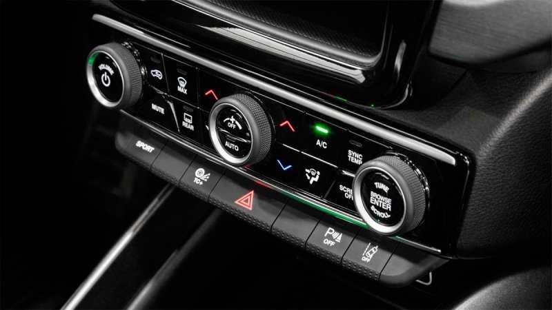 
            Fiat обновил свою самую большую легковушку
        