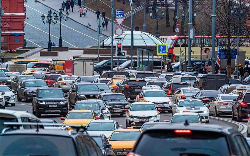 
            Власти решили опробовать &laquo;народный каршеринг&raquo; на друзьях автовладельцев
        