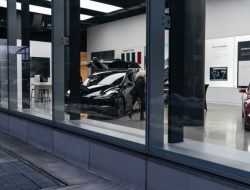 Tesla незаконно списывала со счетов покупателей десятки тысяч долларов