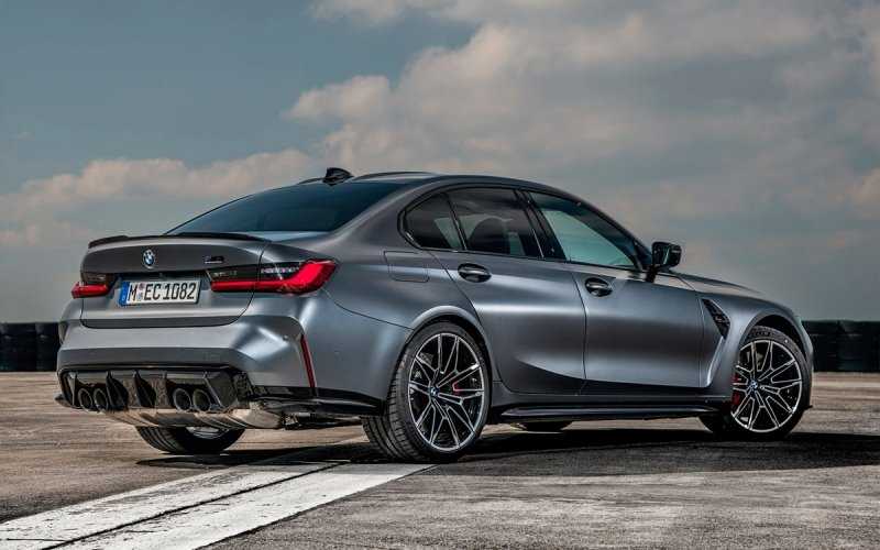 
            BMW назвала российские цены на полноприводные M3 и M4
        