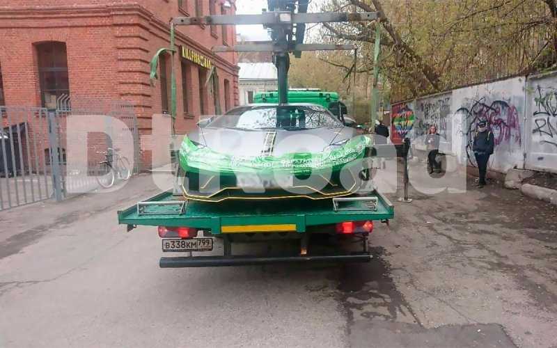 
            Lamborghini Aventador Анастасии Ивлеевой увезли на штафстоянку. Фото
        