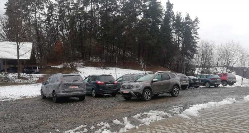 
            Начались испытания семиместного кроссовера Renault Grand Duster
        