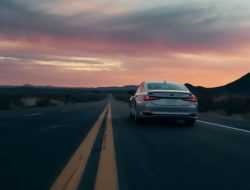 Lexus анонсировал премьеру обновленного седана ES