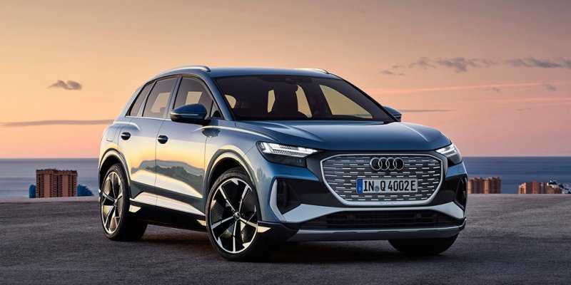 
            Audi представила новый кроссовер Q4 e-tron и его купеобразную версию
        