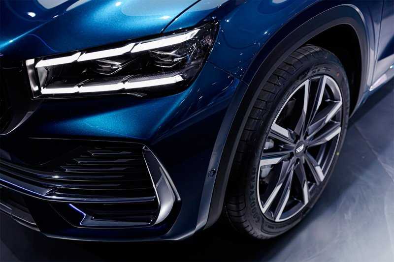 
            Geely представила новый флагманский кроссовер для России
        