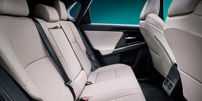 
            Toyota&nbsp;показала новый кроссовер размером с RAV4
        