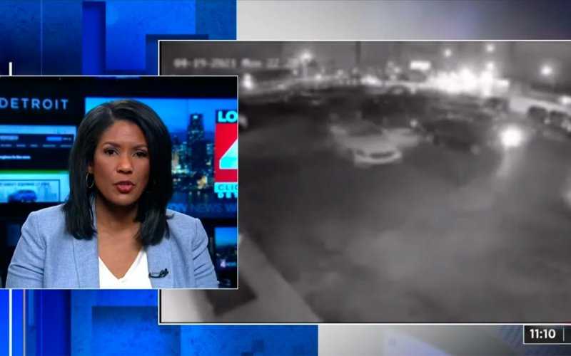 
            Массовый угон очень дорогих машин из автосалона попал на видео
        