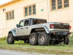Американцы превратили Jeep Gladiator в шестиколесный грузовичок